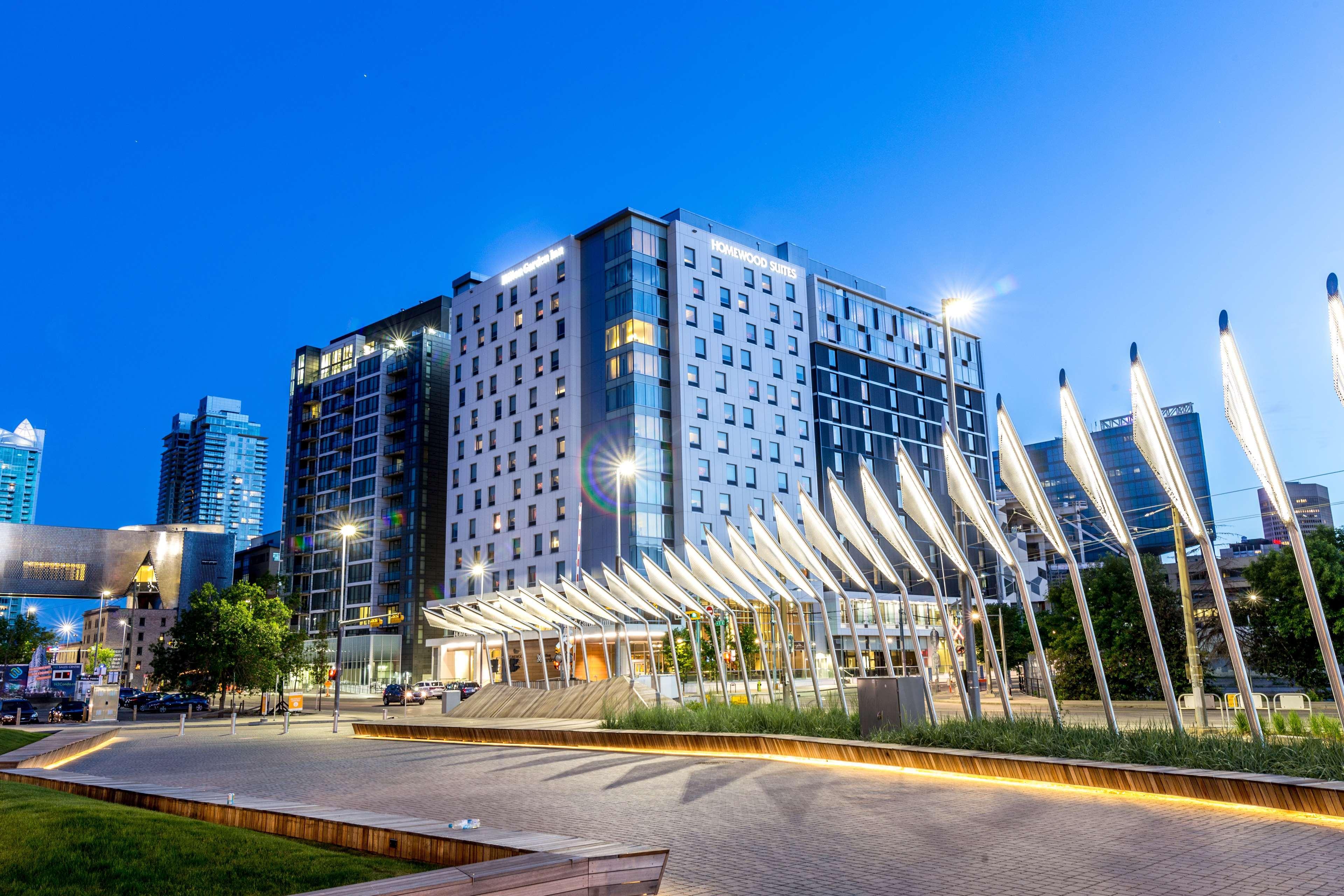 Hilton Garden Inn Calgary Downtown Exterior photo